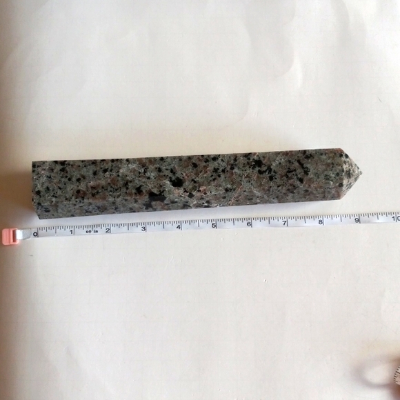 Yooperlite Crystal Tower. - Picture 6 of 8